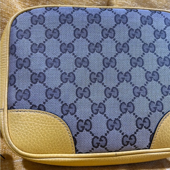 SOLD / Authentic Gucci Bree medium size camera bag - Picture 11 of 14